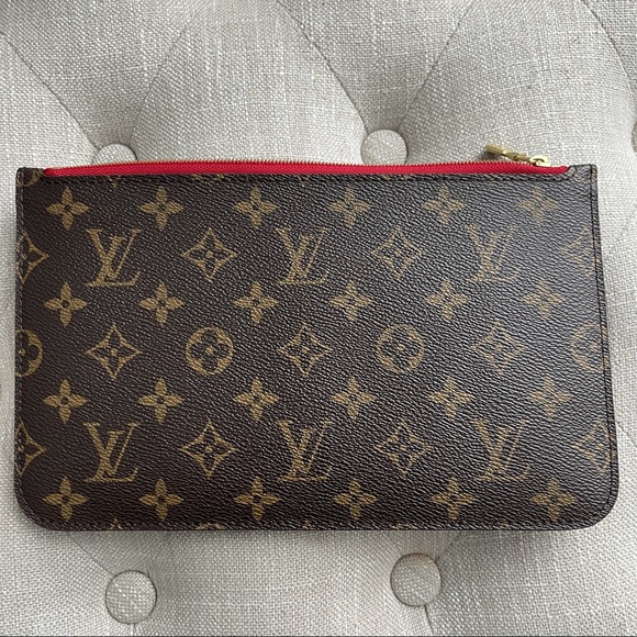 **SOLD** Wristlet - Picture 2 of 9